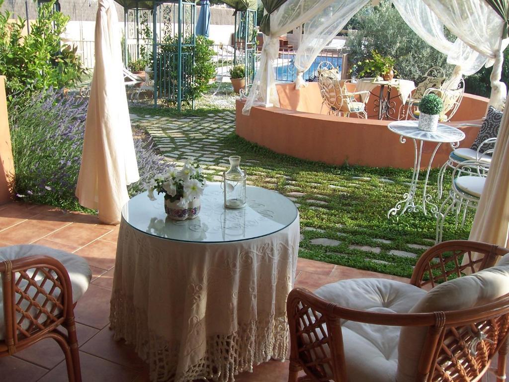 Laurel De La Reina Bed & Breakfast - Boutique La Zubia  Luaran gambar
