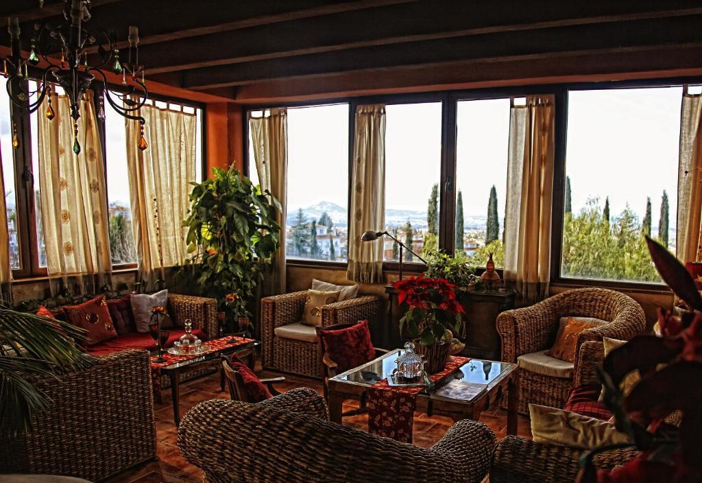 Laurel De La Reina Bed & Breakfast - Boutique La Zubia  Luaran gambar